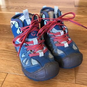 Merrell Capra mid, little kid hiking boot